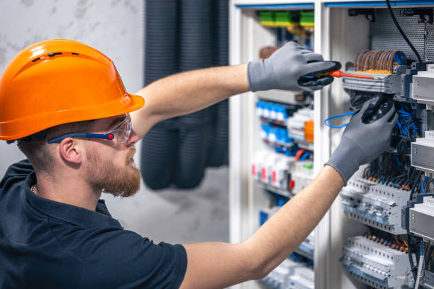 Best Local Electrician Companies  in Riverside, CT